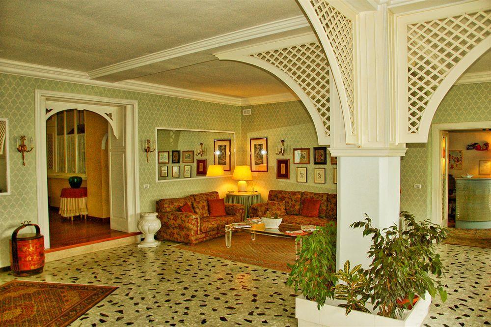 Hotel La Culla Del Lago كاستل غاندولفو المظهر الخارجي الصورة